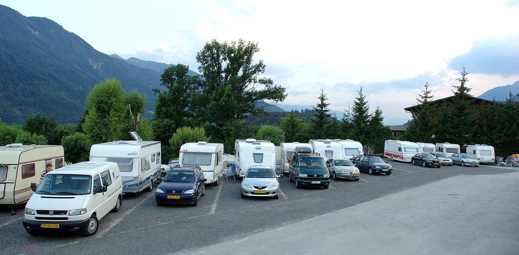 Camping Inntal Wiesing Cameră foto
